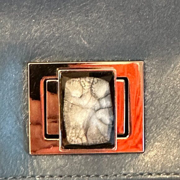 Elegant Blue Leather Handbag - Picture 5 of 8